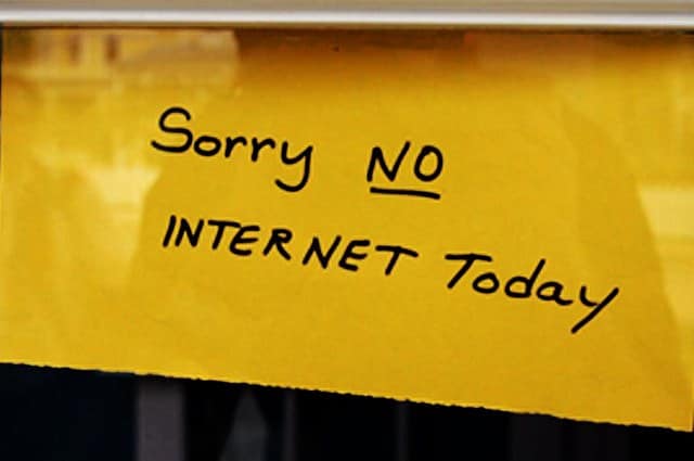 Marcelo Graciolli. "No Internet." August 29, 2008. Flickr. http://www.flickr.com/photos/marcelograciolli/
