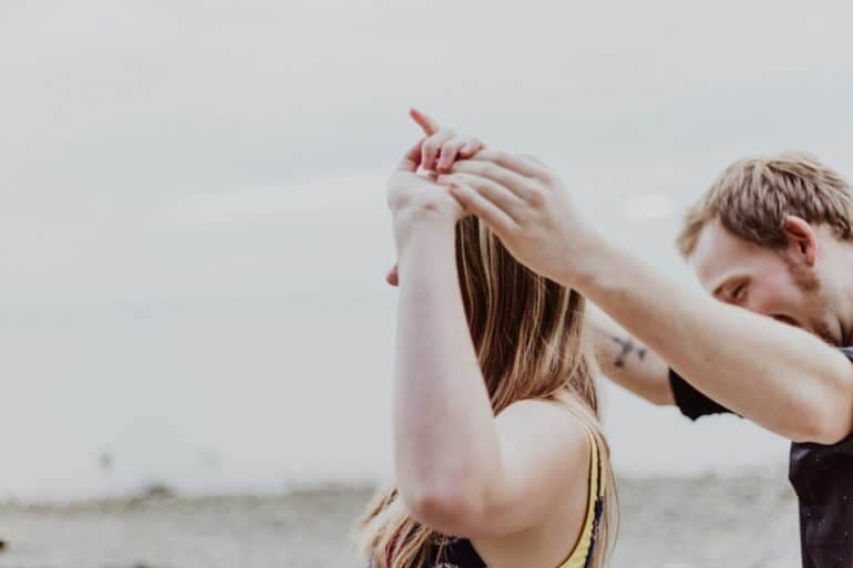 how to stop being clingy