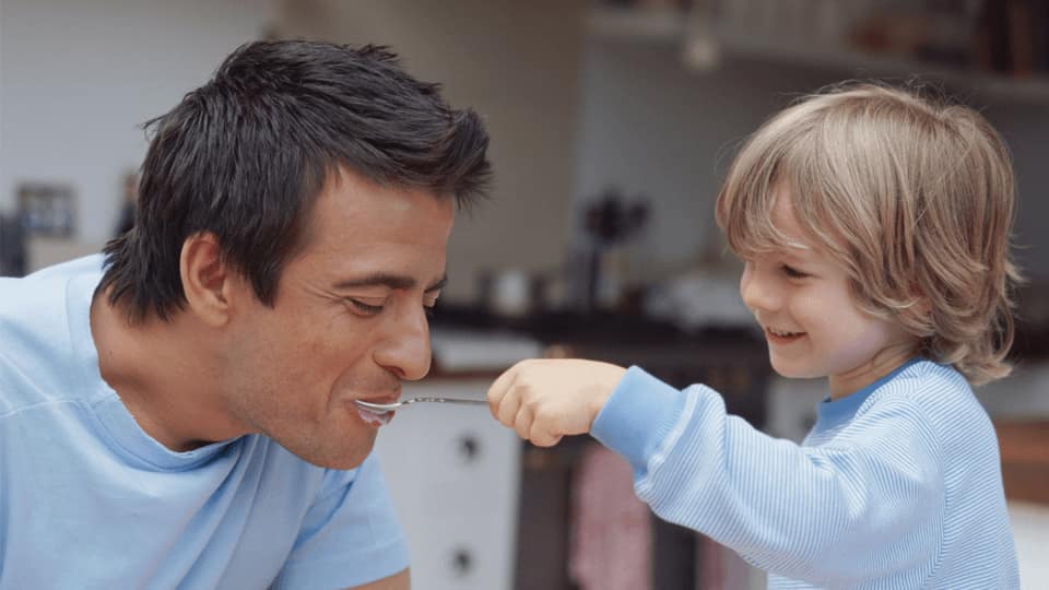 http://i.huffpost.com/gen/1113000/thumbs/o-FATHER-SON-RELATIONSHIP-facebook.jpg