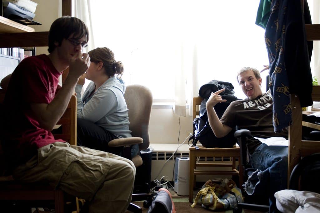 Roommates students
