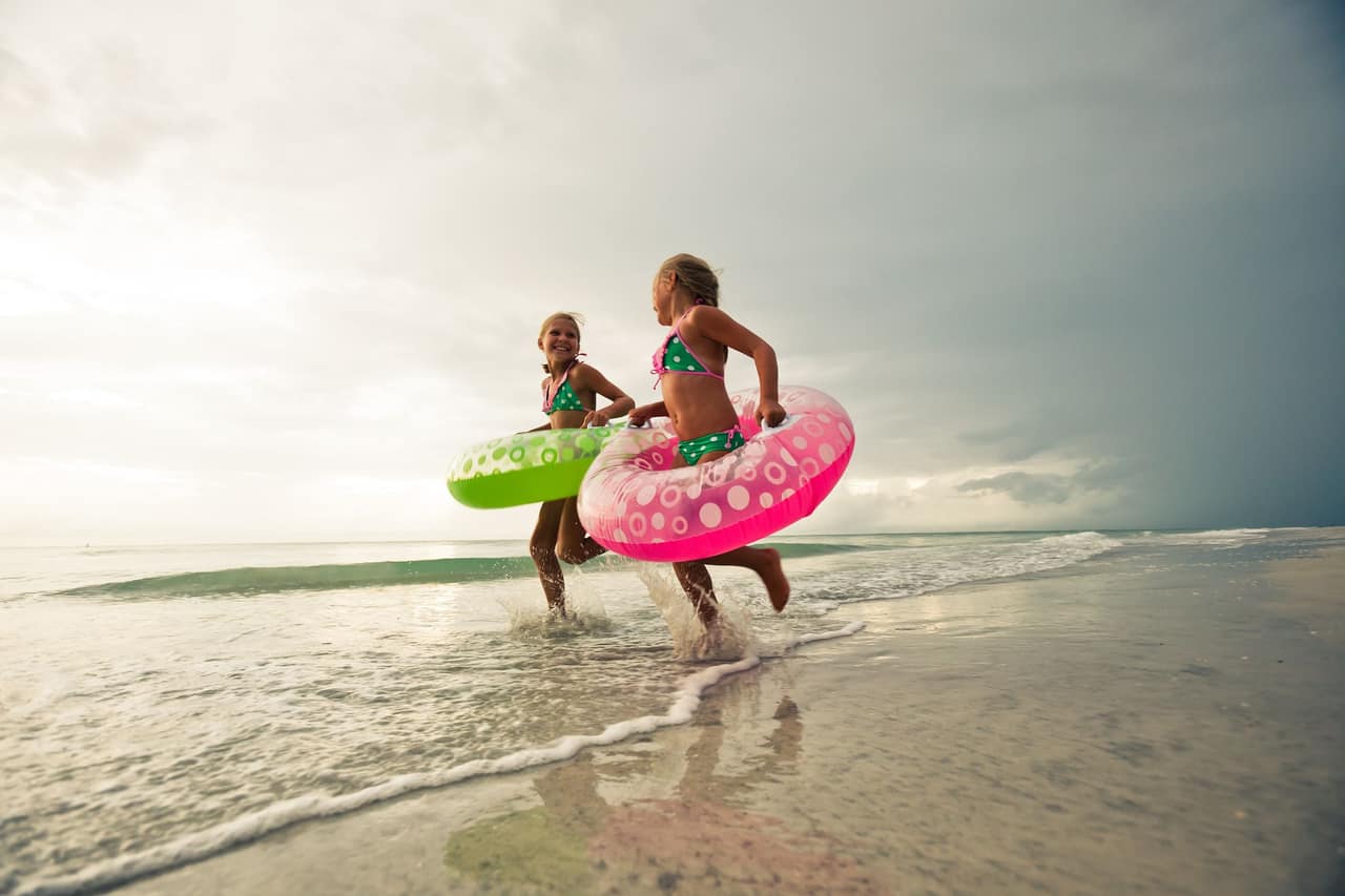 15 Reasons Why Your Elder Sister Is The Best Gift From Your Parents