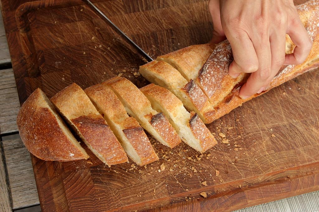 Cutting bread