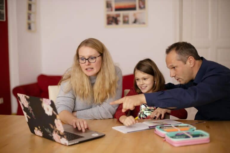5 Ways Helicopter Parenting Ruins Children's Independence