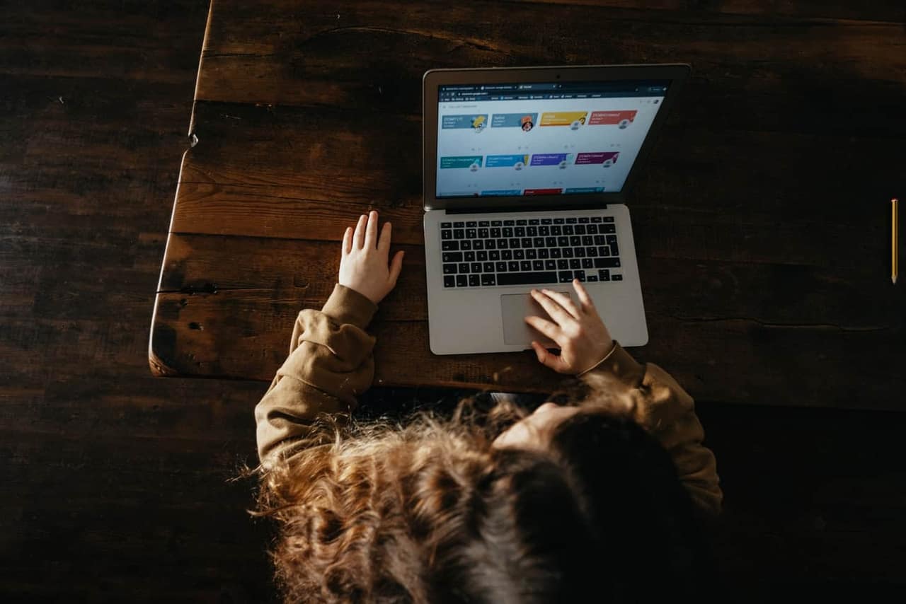 8 Best Online Activities to Pass the Time