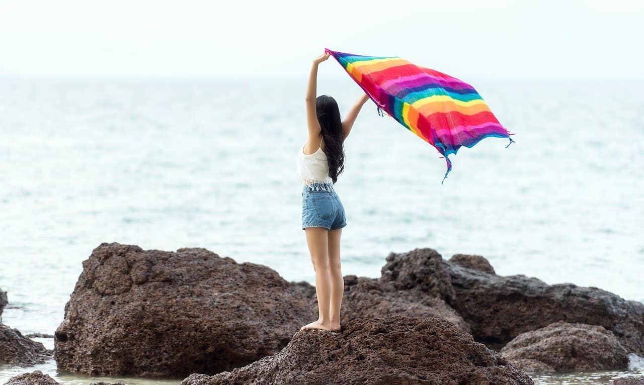 6 Quick Things You Can Do Right Now to Declutter Your Life