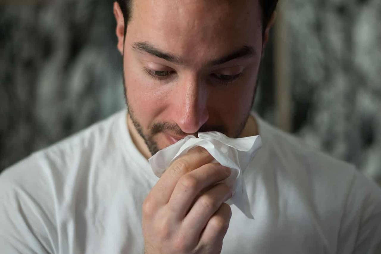 How to Reduce Symptoms of Smoker's Cough at Home