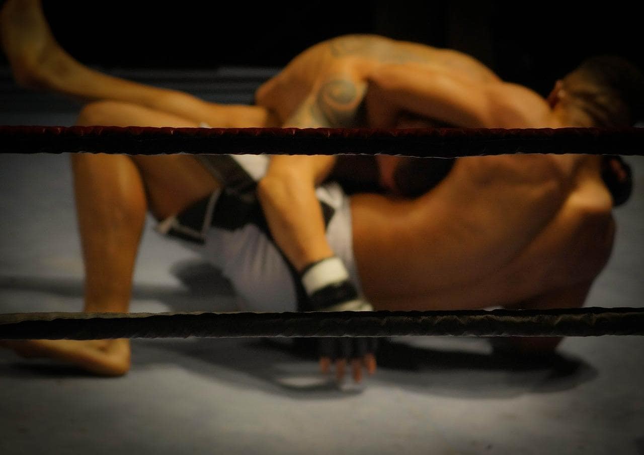 2 men grappling