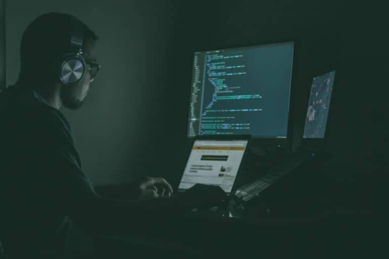 how to work night shift and stay healthy