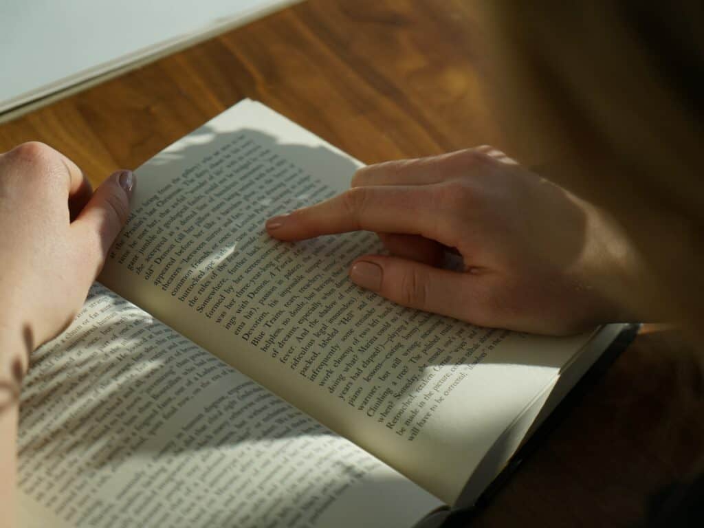 14 Ways to Cultivate a Lifetime Reading Habit