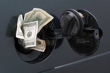 10 Tips to Help You Save on Gas