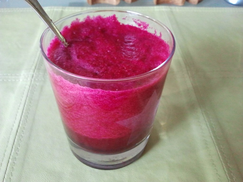 Beet spinach and root juice