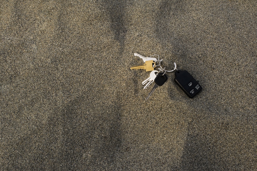 What To Do With Your Car Keys When You Go Swimming At The Beach – 10 Ways to Keep Them Safe, Prepared or Not!
