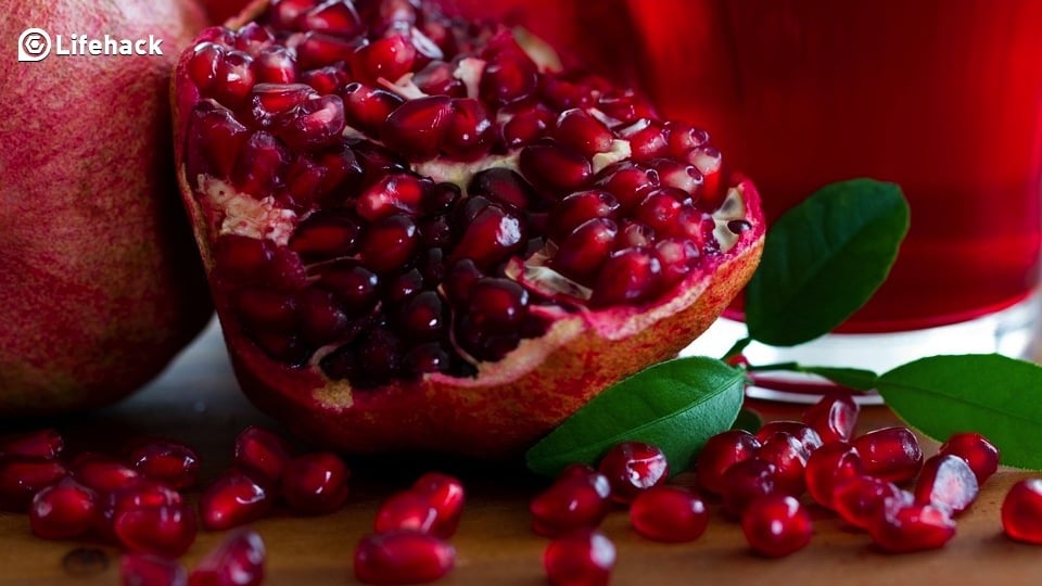 How to Eat Pomegranate Properly