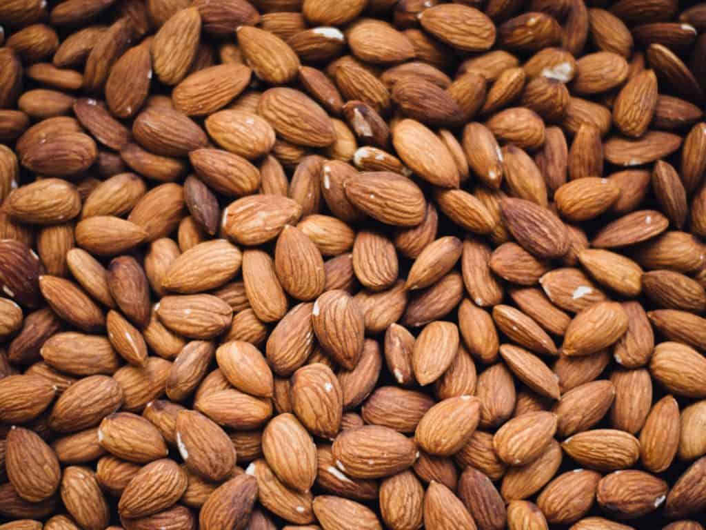 11 Benefits of Almond Milk You Didn’t Know About