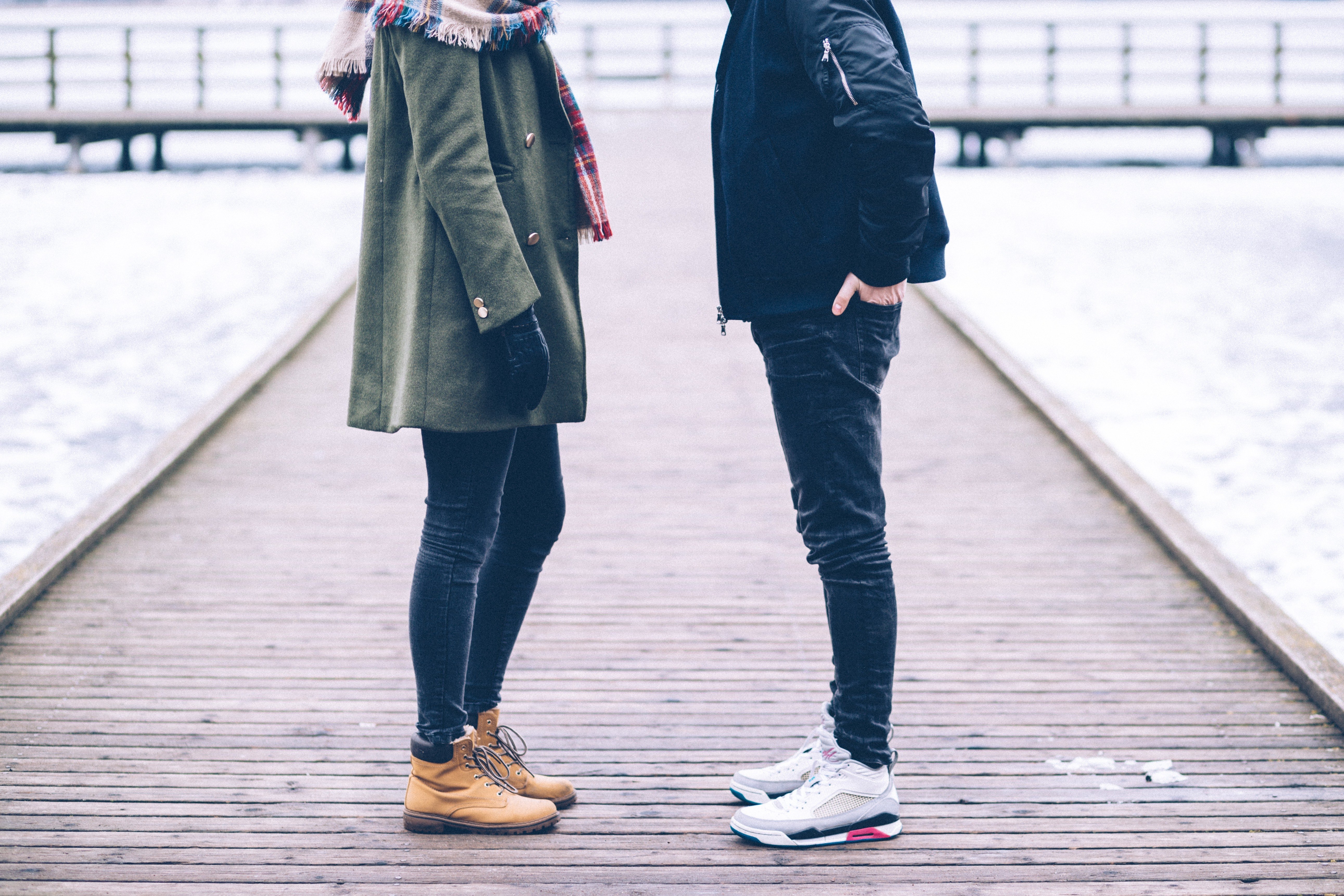 11 WARNING Signs Of Unhealthy Relationships You Need to Be Aware Of