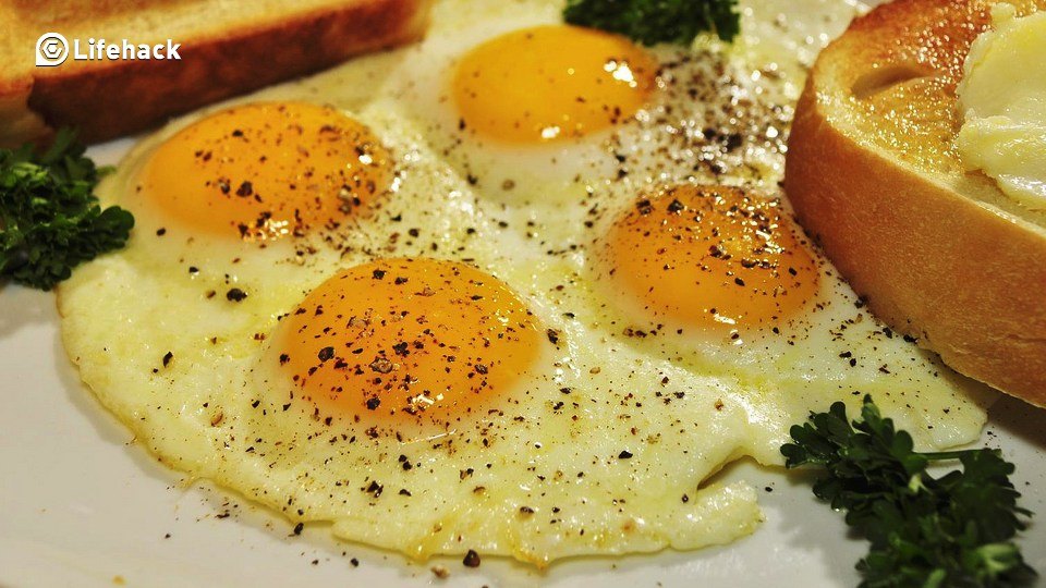 How To Cook Perfect Sunny-Side Up Eggs