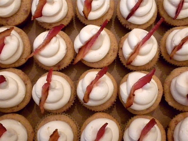 Maple Buttercream Cupcakes with Bacon Sprinkles
