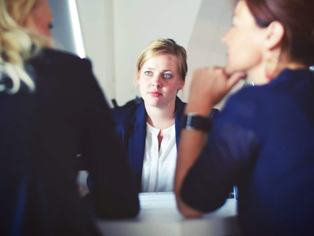 20 Ways to Describe Yourself in a Job Interview