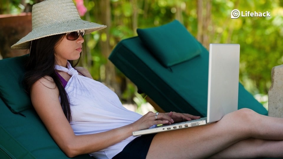 10 Gadgets You Need To Bring For Vacation
