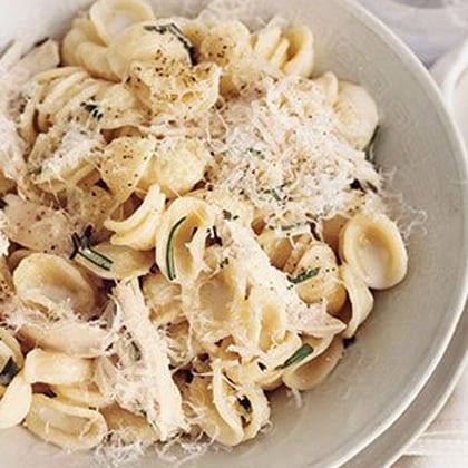 Parmesan Pasta With Chicken and Rosemary