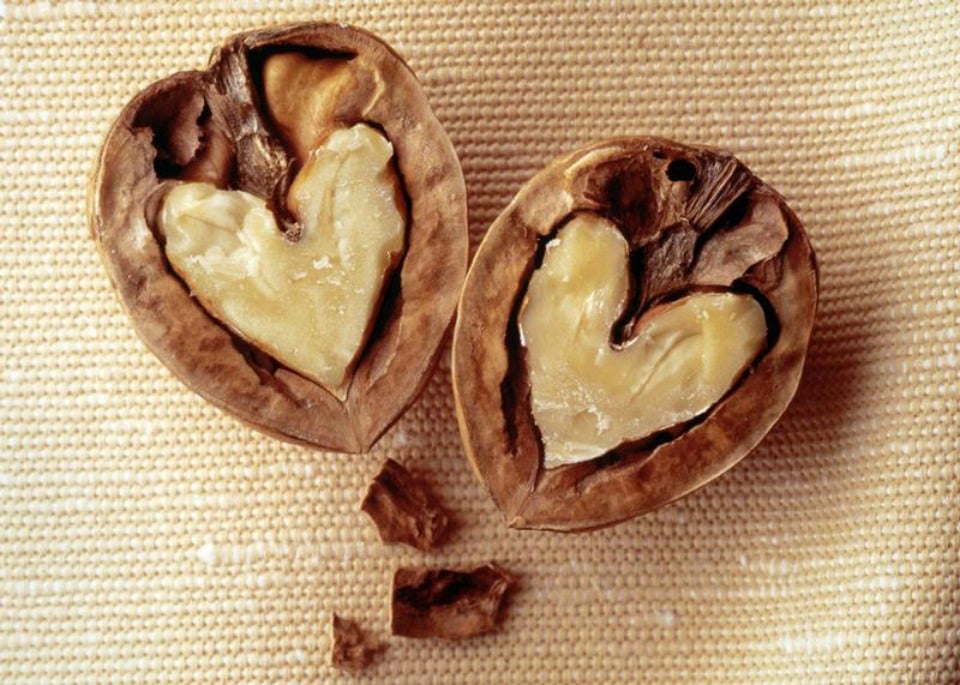 10 Surprising Benefits of Walnuts You May Not Know About