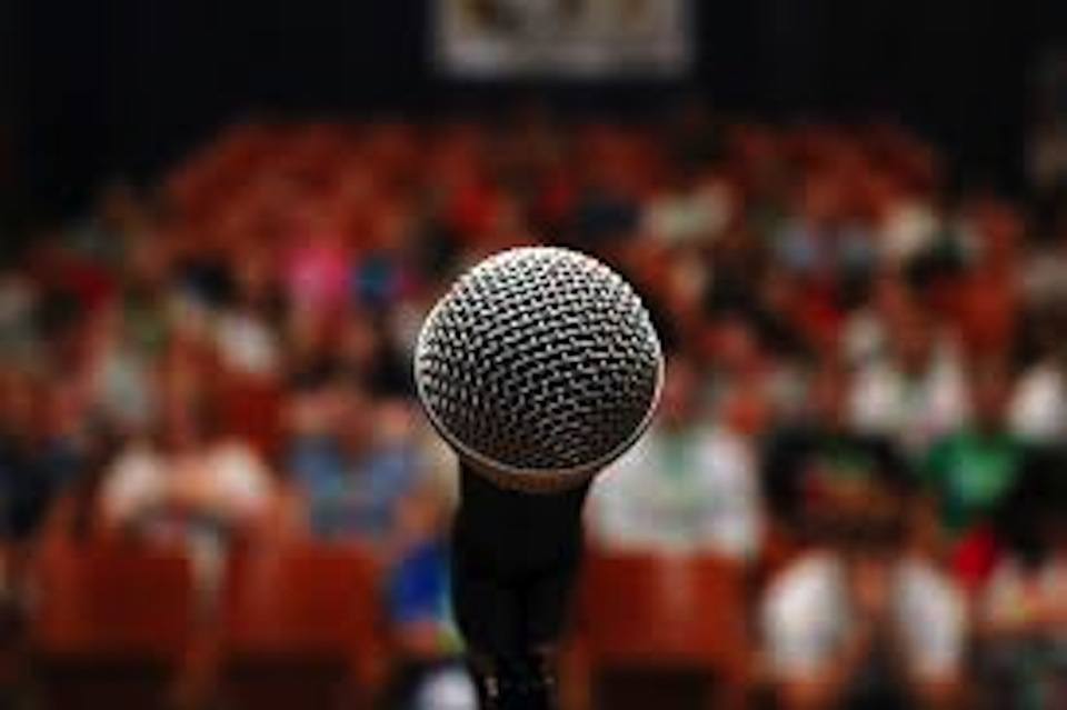7 Public Speaking Tips (If You Don’t Want People to Actually Listen)