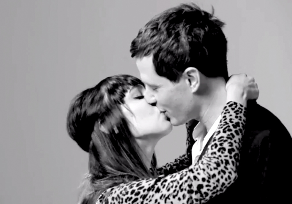 20 Strangers Kiss For The First Time And It Is Wonderful