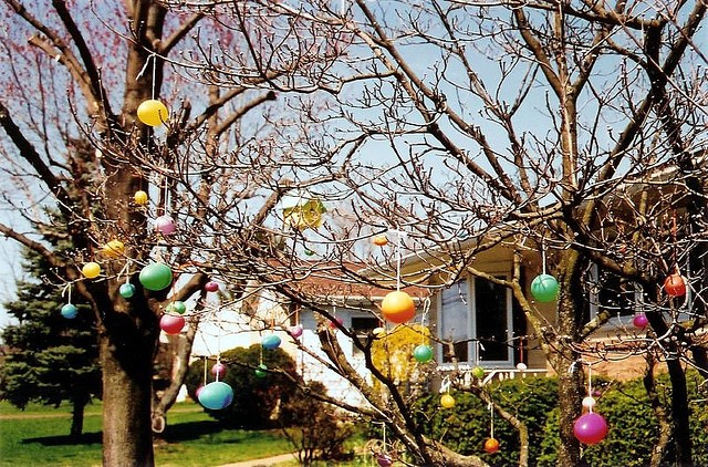 8 Ways To Make An Easter Egg Tree