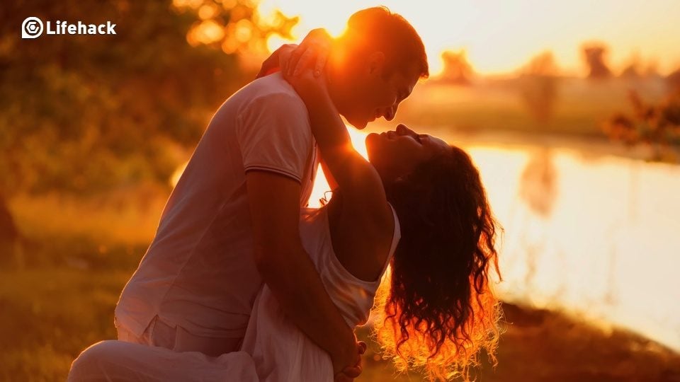 8 Keys To Attracting Healthy Relationships