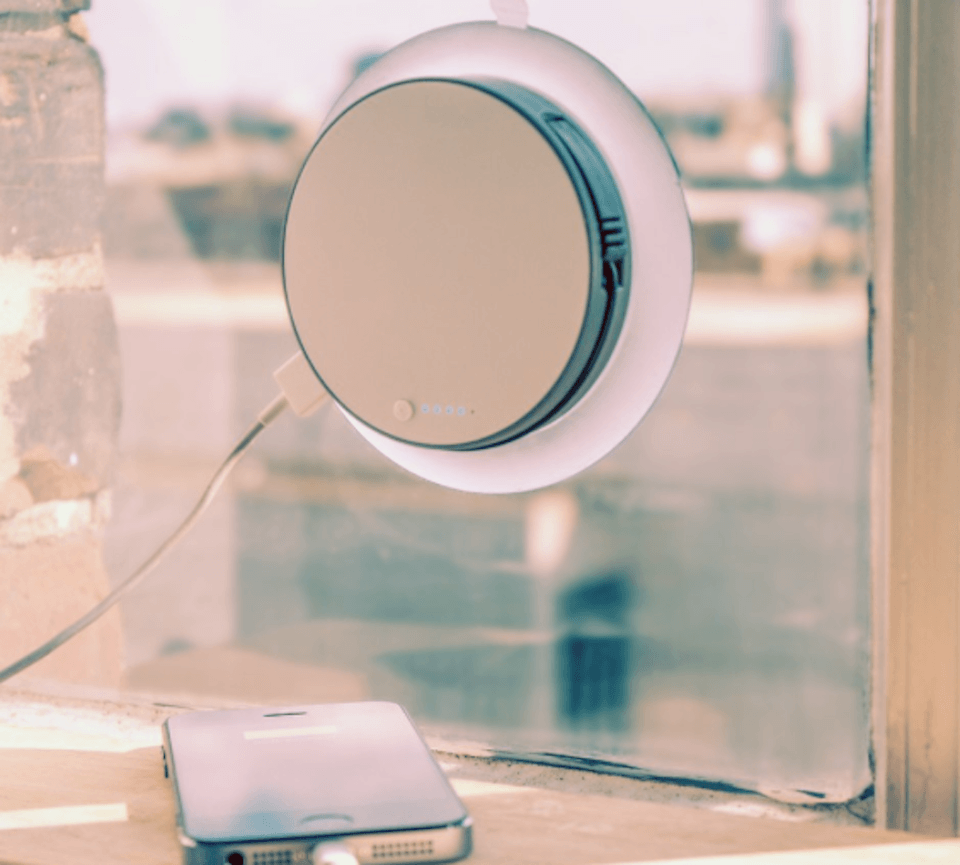 Charge Your USB For Free, Using The Sun