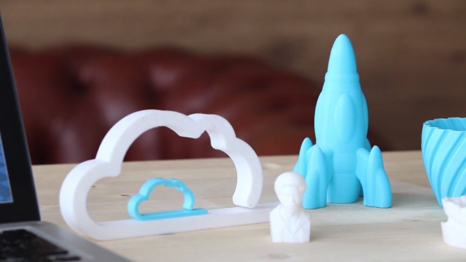 MakerDreams : A Futuristic And Affordable 3D Printer