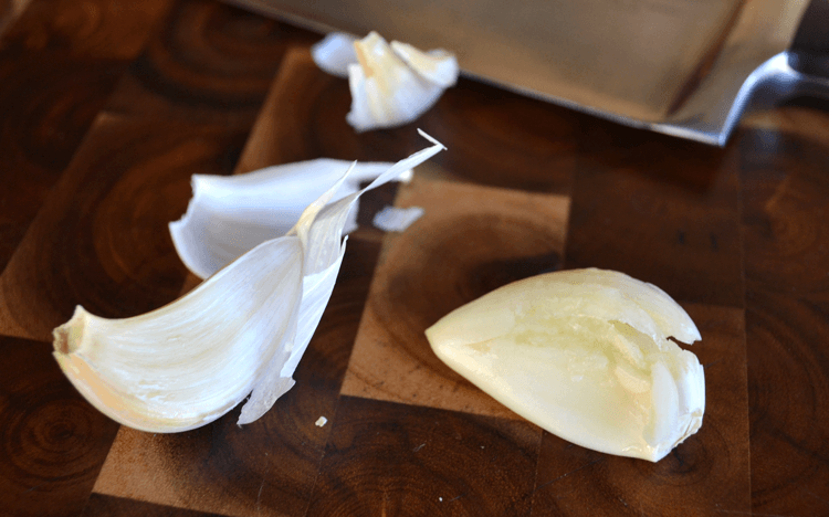 Smashing garlic