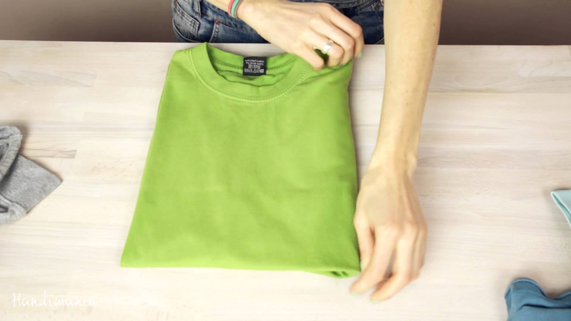 How to fold a T-shirt like a Pro – 3 ways