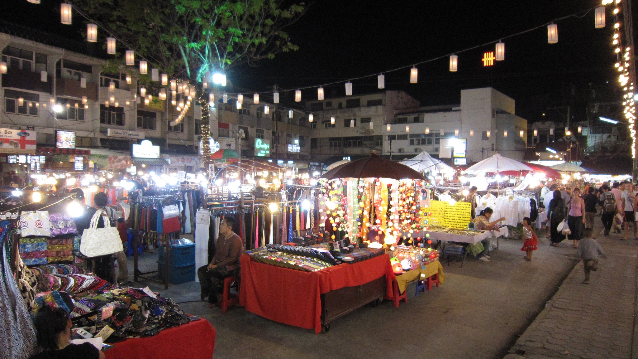 Kalare Night Bazaar - Chiang Mai, Thailand