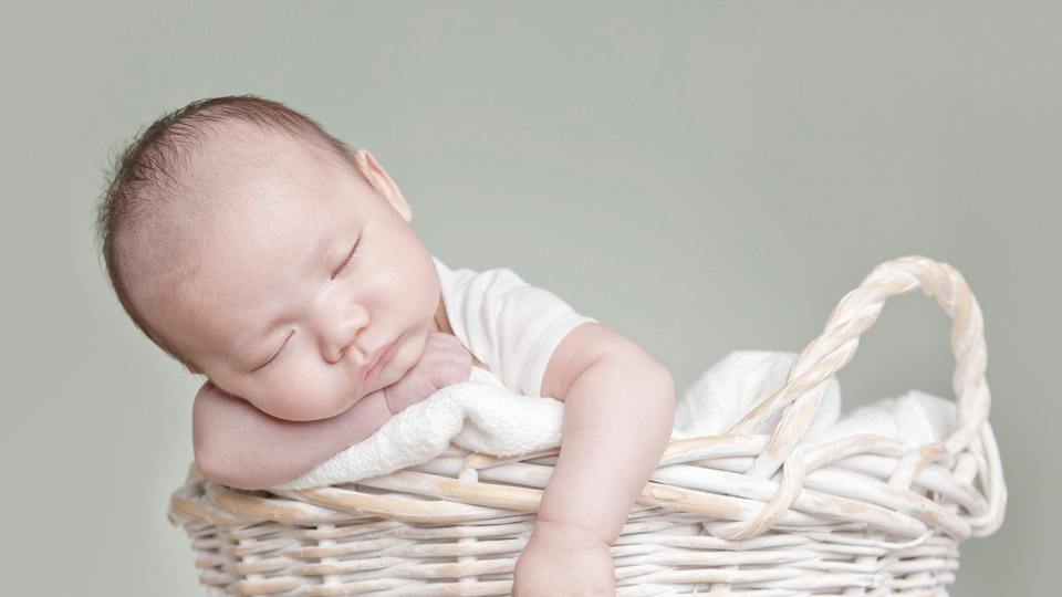 Want To Sleep Like A Baby? Follow This Simple Bedtime Routine