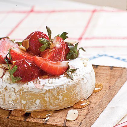 Brie with Strawberries and Honey