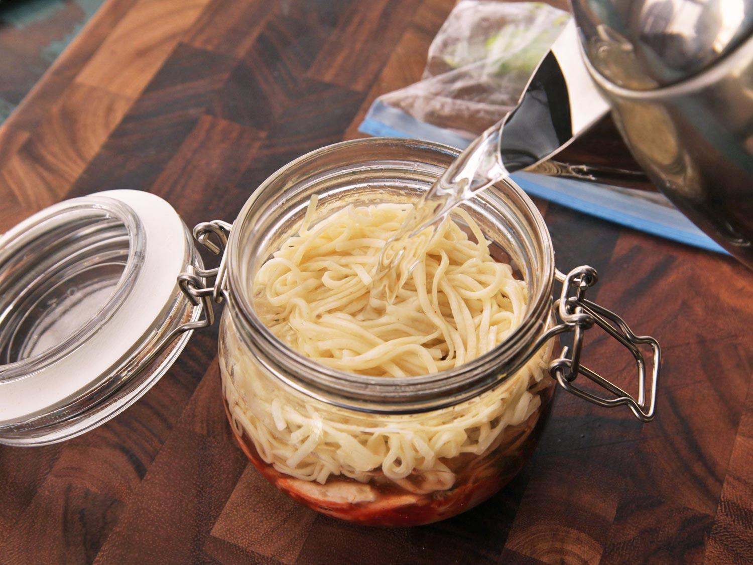 20140929-instant-noodles-diy-recipe-kimchi-beef-12
