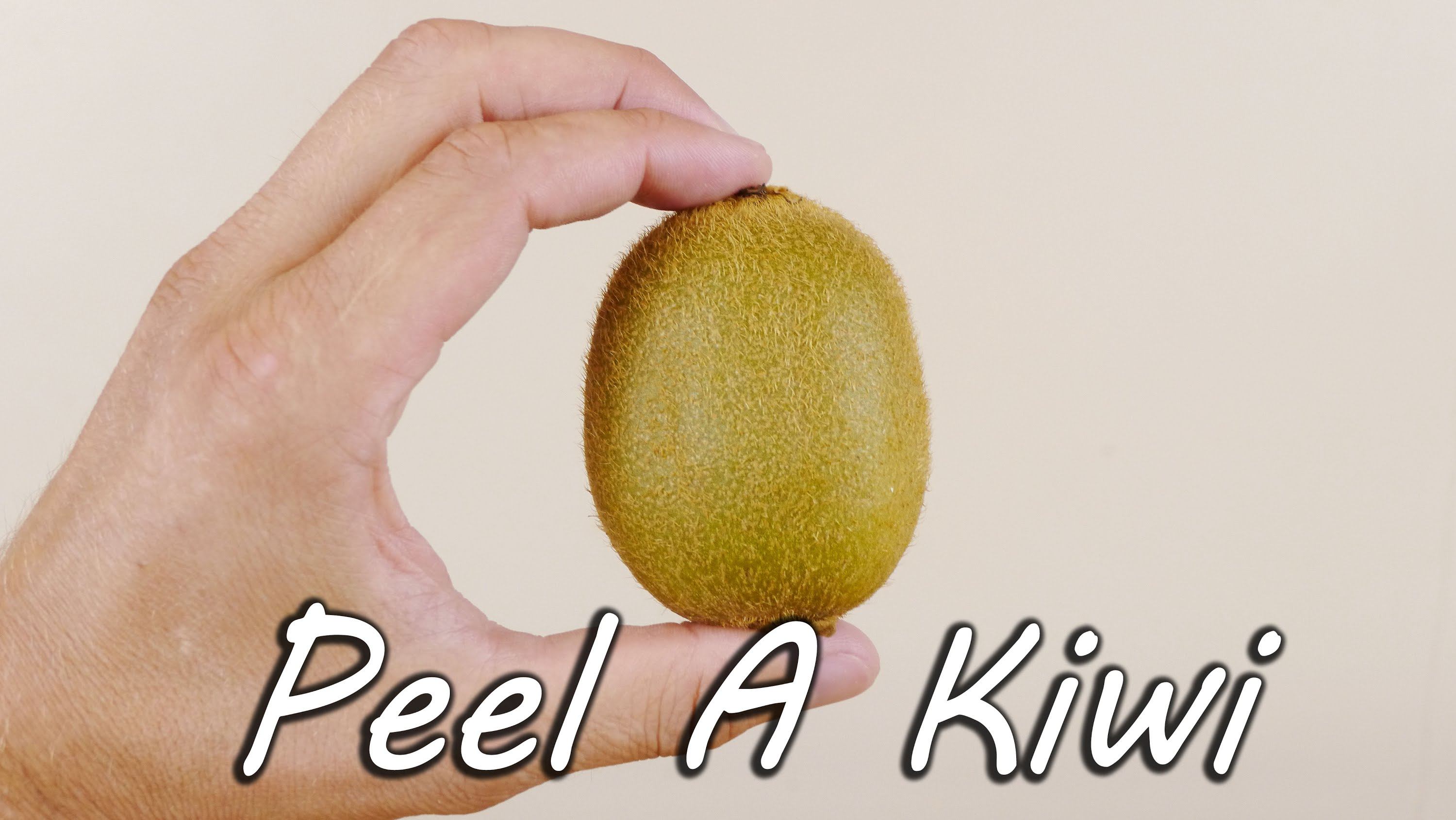 You’ve Got to See this Amazing Way to Peel a Kiwi!
