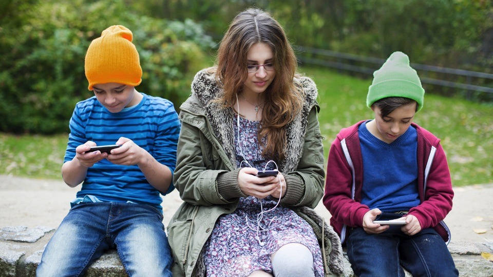 7 Apps Children Love Today That Parents Need To Be Aware Of