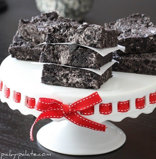 Chewy Cookies and Cream Bars