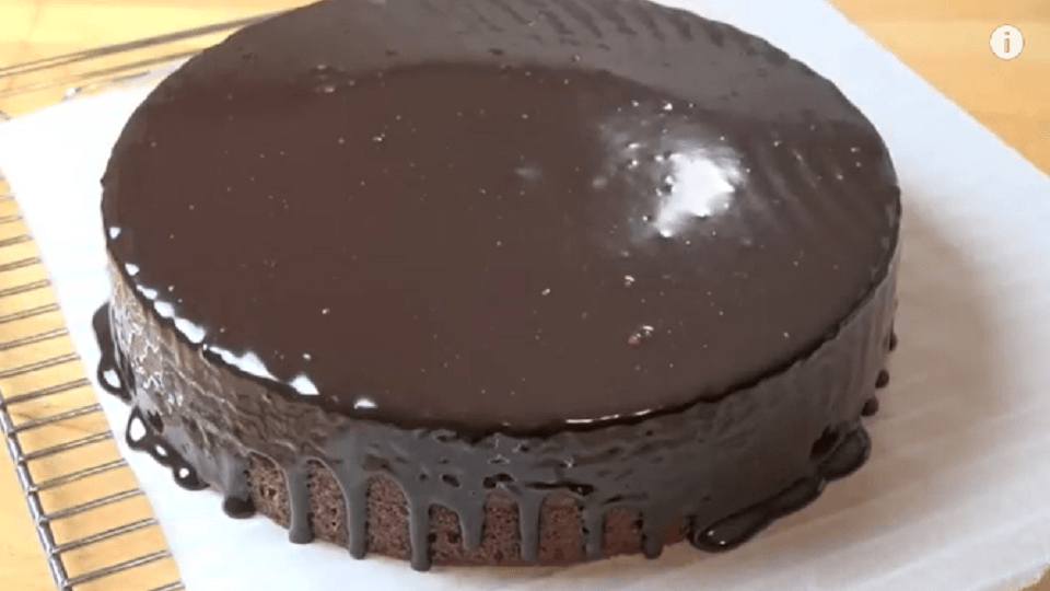 Make A Chocolate Birthday Cake By Yourself With Microwave
