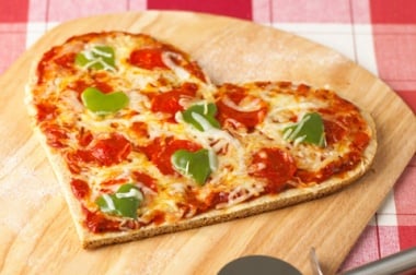 heart-shapped-pizza