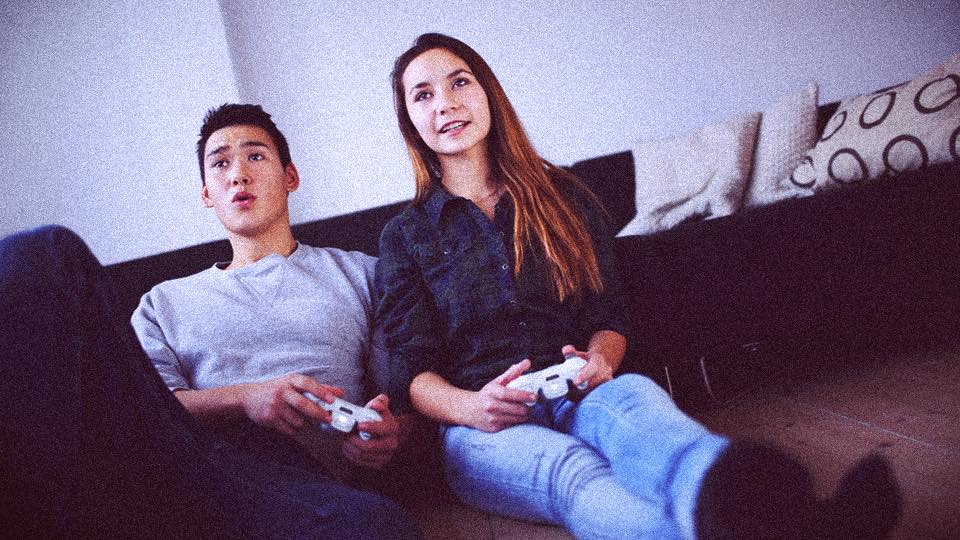 10 Incredible Things Only Couples Who Play Video Games Together Would Understand