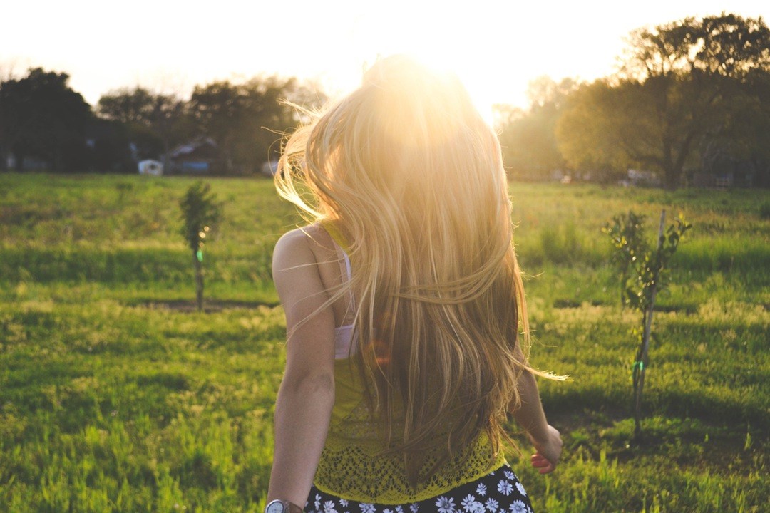 13 Signs You’re an Introvert, but Also a Little Bit Outgoing