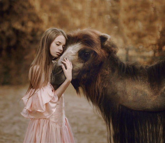 31 Unusual And Heartwarming Friendships Between Human And Animals - LifeHack