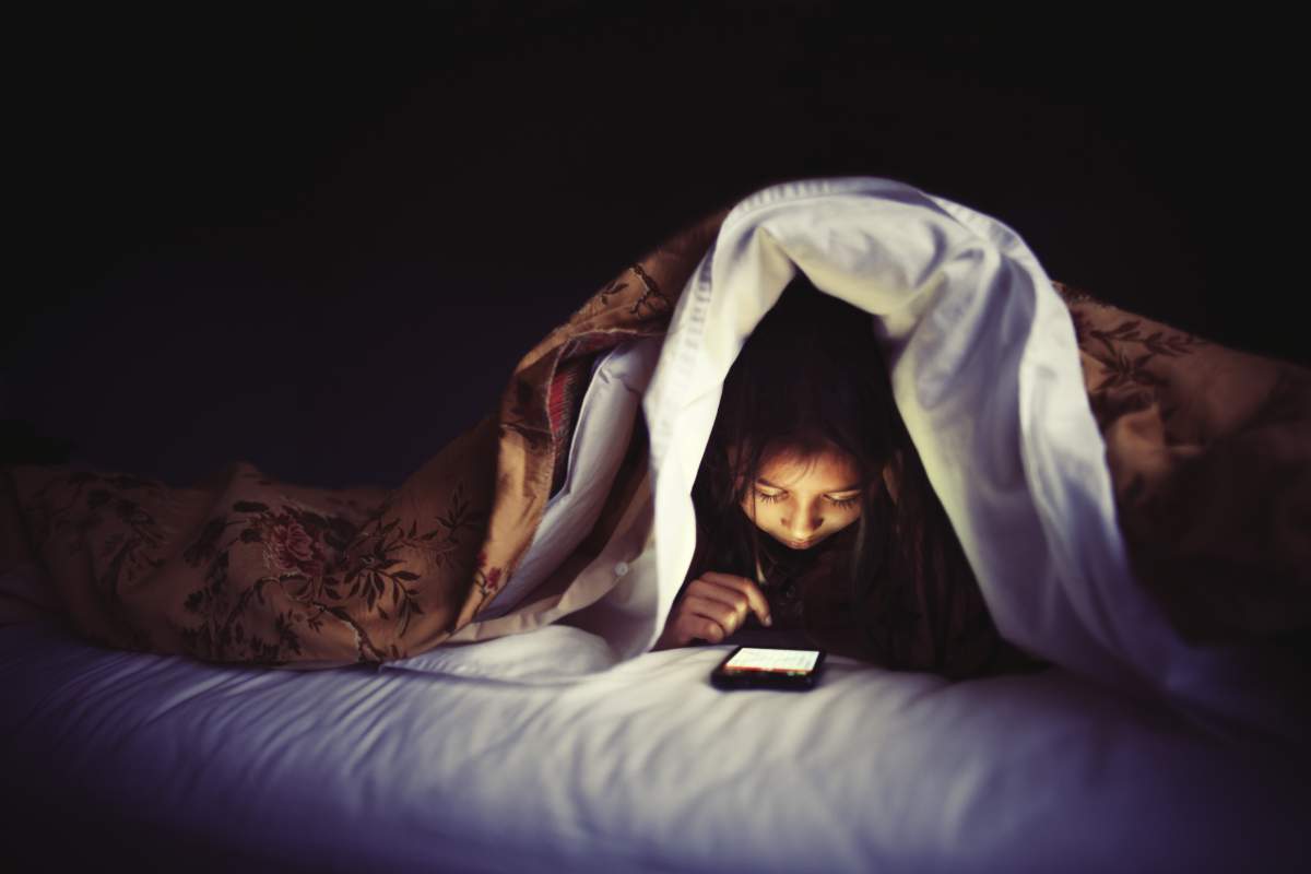 Checking Your Phone Before Bed Harms Health And Lowers Productivity