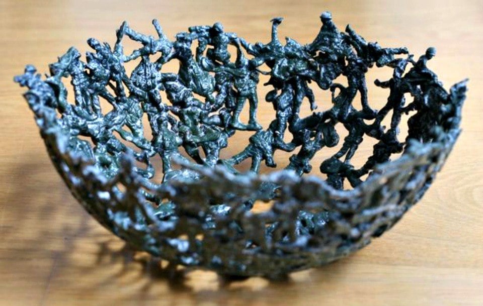 This Is How You Can Make Your Own Bowl With Plastic Army Men