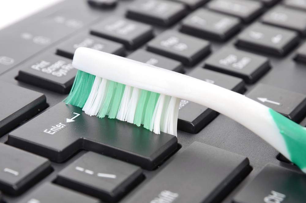 Toothbrush-Cleaning-Keyboard