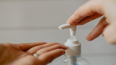 5 Reasons Why Overusing Hand Sanitizer Isn&#8217;t Good For You