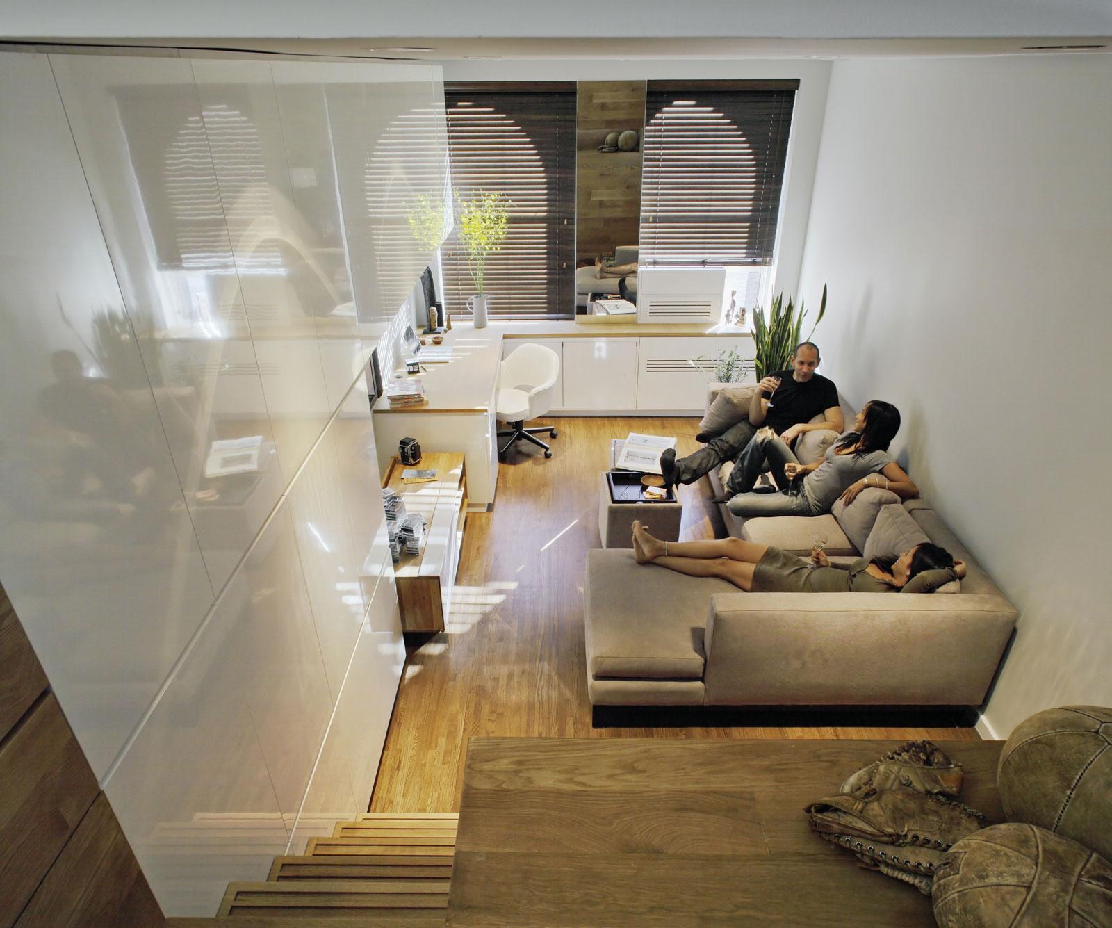 How to Survive In a Big City: The Ultimate Design for a Tiny Apartment